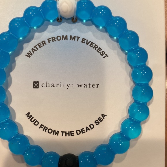 Brand new size medium Lokai bracelet beautiful blow color - Picture 5 of 5